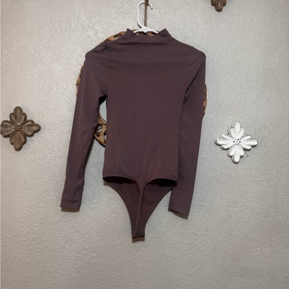 Free People Mauve Cut-Out Bodysuit - Picture 4 of 6